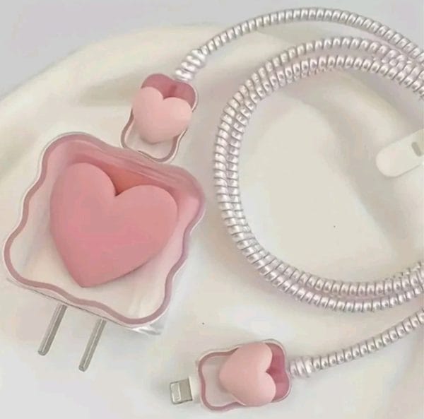 2025/05/1000012262.jpg Protecteur de chargeur et De Câble de données en forme de cœur rose