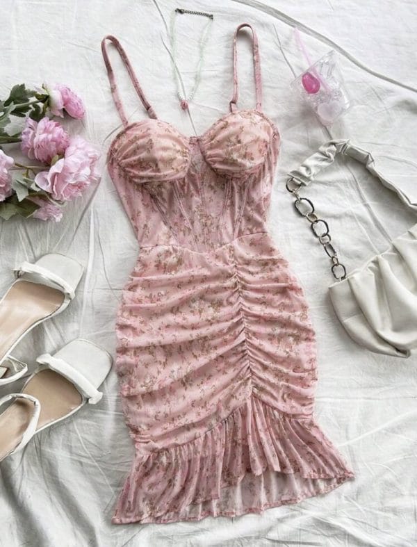 Robe vintage en dentelle floral